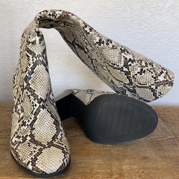 New KENNETH COLE Justin Snake Print Tall Boots - Picture 9 of 11